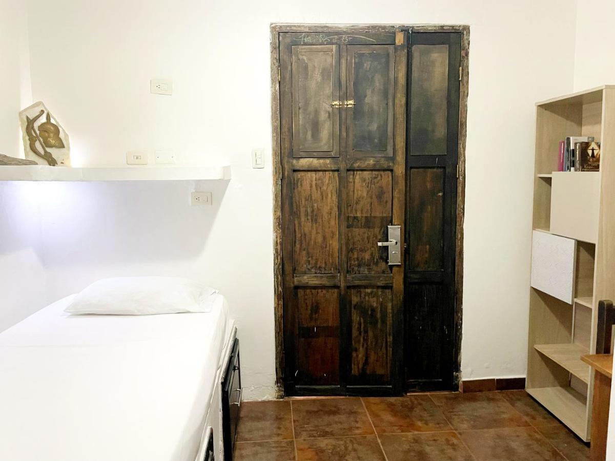 Casa Mama Waldy Hostel Cartagena エクステリア 写真