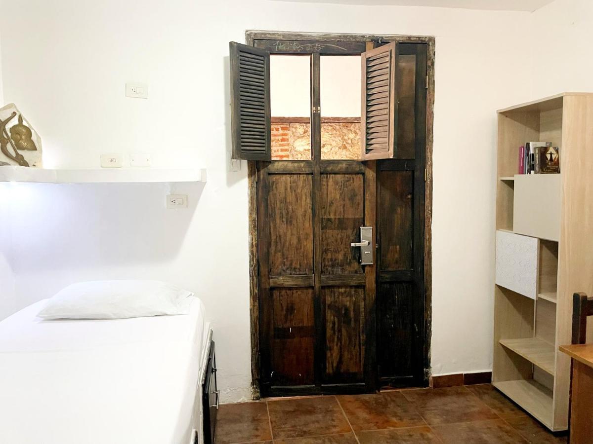 Casa Mama Waldy Hostel Cartagena エクステリア 写真